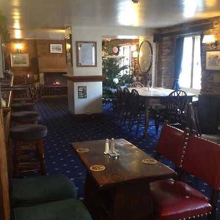The Jolly Huntsman Hotel Chippenham  Exterior foto